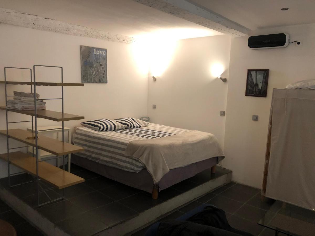 Studio Centre Ville Proche Gare Avec Cour Privee Carcassonne Exterior foto